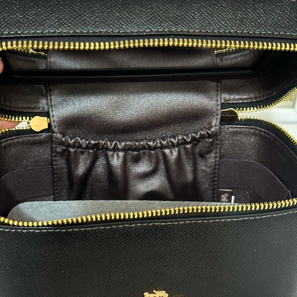 NWT Coach cosmetic case - Picture 5 of 10